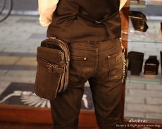 画像5: 【diosbras-ディオブラス】本革　サイドバック　シャークスキン使用 サメ革　鮫革　ウエストバック　牛革 ウォレットホルダー　サイドバック　携帯　タバコ　ケース【SS】 (5)