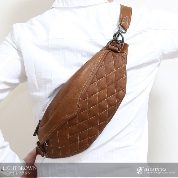 画像3: ボディバッグ 本革 ワンショルダーバッグ 革 メンズ ハンドメイド レザー | ボディーバッグ レザーバッグ ショルダーバッグ 牛革 ショルダーバック ショルダー ギフト 誕生日プレゼント バッグ ボディバック 大容量 ペットボトル ワンショルダー プレゼントにおすすめ