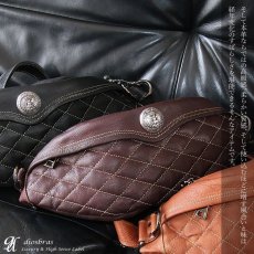 画像13: ボディバッグ 本革 ワンショルダーバッグ 革 メンズ ハンドメイド レザー | ボディーバッグ レザーバッグ ショルダーバッグ 牛革 ショルダーバック ショルダー ギフト　誕生日プレゼント バッグ ボディバック 大容量 ペットボトル ワンショルダー コンチョ (13)
