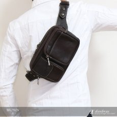 画像5: ボディバッグ 本革 ワンショルダーバッグ 革 メンズ ハンドメイド レザー | ボディーバッグ レザーバッグ ショルダーバッグ 牛革 ショルダーバック ギフト　誕生日プレゼント バッグ ボディバック 大容量 ペットボトル  ウエストポーチ　ウエストバッグ　ウエストバック (5)