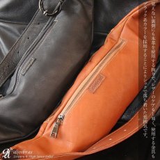 画像12: ボディバッグ 本革 ワンショルダーバッグ 革 メンズ ハンドメイド レザー | ボディーバッグ レザーバッグ ショルダーバッグ 牛革 ショルダーバック ショルダー ギフト　誕生日プレゼント バッグ ボディバック 大容量 ペットボトル ワンショルダー コンチョ (12)