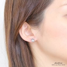 画像3: 【メンズピアス】【シルバーアクセサリー】【シルバーピアス】王冠　クラウン　ゴシック　ジルコニア　ホワイト　クリア　ブラック●バラ売り（片耳のみ）■シャープでキレイめハードな横顔に！ジルコニア　レディース (3)