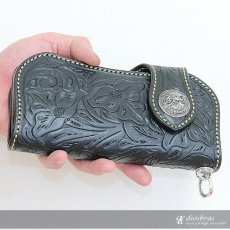 画像2: メンズ長財布 バイカーズウォレット レザーウォレット 本革 サドルレザー 全カービング メンズ長財布 大容量 長財布 レザーウォレット シルバー９２５コンチョ 革財布 皮財布 ロングウォレット ライダースウォレット 天然皮革 プレゼント お財布 ヌメ革 ブラック　黒 (2)