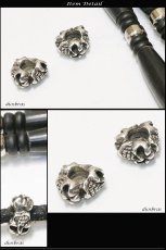 画像2: ビーズ/シルバー/シルバー925/ビーズ/アクセサリー/ハンドメイド/パーツ/クロス　スカル　ハンド　骸骨　髑髏　ドクロ　クロス　十字架　トリプルクラウン　ゴシック　アラベスク 縦5,6mm 直径9,6mm　穴径4,2mm ≪メール便80円≫ (2)