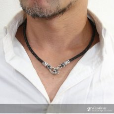 画像2: レザーネックレス　シルバーネックレス クラウン　王冠　レザーチョーカー　２連レザー　ネックレス　4本編み　フック　スカル　ドクロ　ボーン　シルバー９２５製　スカル　ユリ　クロス　丸革紐　メンズ　レディース【SA】【diosbras-ディオブラス-】【小】 (2)