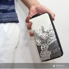 画像2: 財布 ラウンドファスナー メンズ レディース 本革 リザード トカゲ革 大容量 ラウンドファスナー ウォレット  ラウンド ジッパー ＺＩＰＰＥＲ 財布 ヌメ革 レザーウォレット ロングウォレット バイカー 長財布 牛革 紳士 婦人 ブラック　ホワイト　グレー (2)