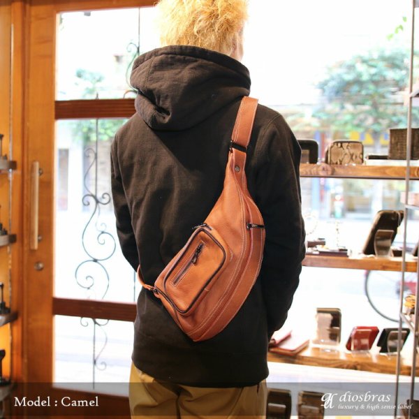 画像8: ボディバッグ 本革 ワンショルダーバッグ 革 メンズ ハンドメイド レザー | ボディーバッグ レザーバッグ ショルダーバッグ 牛革 ショルダーバック ショルダー ギフト 誕生日プレゼント バッグ ボディバック 大容量 ペットボトル ワンショルダー コンチョ