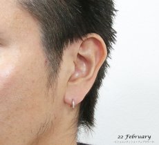 画像3: フープピアス　リング　中折れ式フープピアス(10mmセミラウンド　リングピアス　ユニセックス　メンズ　レディース　男女兼用 シルバー９２５　ピアス メンズ レディース イヤリング アクセサリー【フープ】◇片方ピアス　多角デザイン22February　ジュエリーブランド【中】 (3)