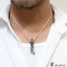 画像2: シルバー925 ドラゴン 竜　バイカー 和柄 龍彫りペンダント ドラゴンヘッド [ メンズ | シルバーネックレス | シルバーアクセ | ペンダントトップ | ハード ] メール便送料無料 (2)