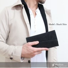 画像8: 【アウトレットセール】メンズ長財布 レザーウォレット 本革 シャークスキン 鮫革 サメ シンプルウォレット スリム 革財布 皮財布 ロングウォレット 本物 天然皮革 ハンドメイド ウォレット お財布 紳士財布 婦人財布 プレゼント サイフ 牛革 ヌメ革 黒 (8)