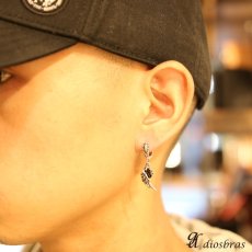 画像2: 【メンズピアス】【シルバーアクセサリー】【シルバーピアス】●バラ売り（片耳のみ）羽根　ドロップピアス　フェザー　イーグル　ホワイト　ジルコニア　ブラック (2)