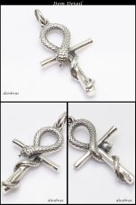 画像2: 【クロス　ペンダント トップ】ミニクロス スネーク　蛇　骸骨　ヘビ　ブラック　十字架　ゴシック　シルバー925ペンダント/ペンダント トップ シルバー 925/ネックレス/ ネックレス メンズ レディース【メール便なら送料無料】【Sサイズ】 (2)