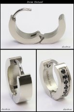 画像2: ステンレス フープピアス  ブラック　ジルコニア　シルバー 金属アレルギー対応 十字架　クロス　メタル素材 シンプル 小さめ フープ ループ リング 輪っか ピアス アクセサリー メンズ レディース 中折れ式　ブラックライン 13mm (2)