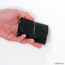 画像2: コインケース 小銭入れ 本革 カットスティングレイ コインケース 小銭入れ レザー コンパクト 本革 牛革 ボックス型 box型小銭入れ プレゼントにも人気 エイ革 ガルーシャ  diosbras-ディオブラス-  メール便 ネコポス無料対象になりました (2)