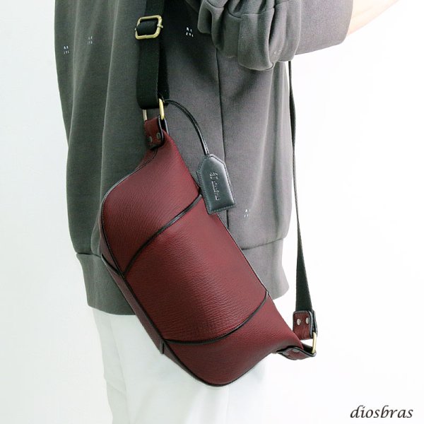 画像16: ボディバッグ 本革 ワンショルダーバッグ 革 メンズ ハンドメイド レザー ボディーバッグ レザーバッグ シャークスキン サメ革 鮫革 宮城県 気仙沼産ヨシキリザメ 吉切鮫 ブルーシャーク　牛革 ショルダーバック ショルダー   バッグ  大容量  国内唯一エコレザー認定