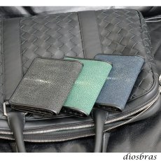 画像11: メンズ二つ折り レザーウォレット 本革 スティングレイ  スティングレー エイ革 シンプル スーパースリム 極薄 メンズ短財布 レザーウォレット 革財布 皮財布 ショートウォレット 本物 天然皮革 レディース 紳士財布 プレゼント 二つ折り財布 スティングレー ガルーシャ (11)