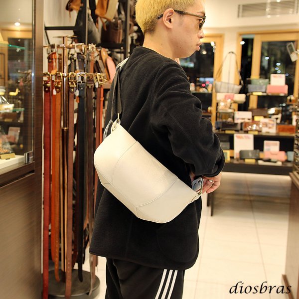 画像13: カナダ トロント産 レザー ボディバッグ 本革 ワンショルダーバッグ 革 メンズ ハンドメイド レザー ボディーバッグ レザーバッグ  牛革 ショルダーバック 牛革 ショルダー ギフト  バッグ ボディバック 大容量