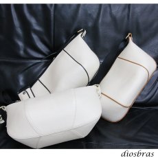 画像4: カナダ トロント産 レザー ボディバッグ 本革 ワンショルダーバッグ 革 メンズ ハンドメイド レザー ボディーバッグ レザーバッグ  牛革 ショルダーバック 牛革 ショルダー ギフト  バッグ ボディバック 大容量 (4)