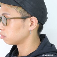 画像2: 【メンズピアス】ドロップピアス【シルバーアクセサリー】【シルバーピアス】　アラベスク　ドロップピアス　●単品売り（片耳）■シャープでキレイな横顔に！【レディース メンズ｜アクセサリー｜ピアス｜クロス・十字架｜フレア・ 】 (2)