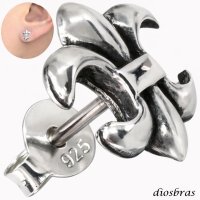 ユリ　リリー メンズピアス ピアス シルバーアクセサリー  シルバーピアス レディース  バラ売り 片耳のみ  シャープでキレイめハードな横顔に  メンズ アクセサリー ピアス クロス 十字架 フレア 百合 ユリの紋章 ナイフ 剣