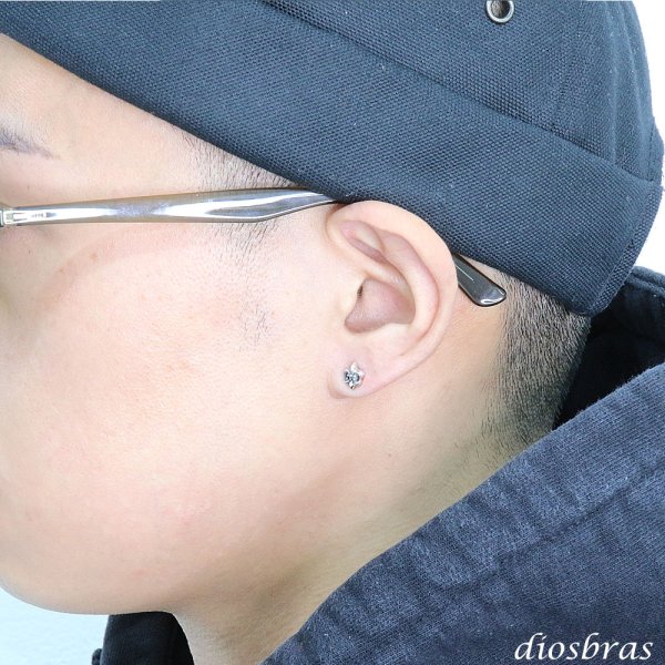 画像2: 【メンズピアス】ピアス【シルバーアクセサリー】【シルバーピアス】レディース　●バラ売り（片耳のみ）■シャープでキレイめハードな横顔に！ジルコニア【 メンズ｜アクセサリー｜ピアス｜クロス・十字架｜フレア・リリー・百合・ユリの紋章｜ナイフ｜剣 】