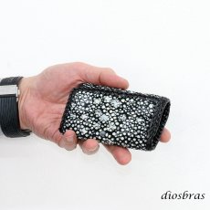 画像2: キーケース　6連　ガルーシャ　スティングレイ メンズ レディース 本革 スティングレー スター エイ革 梅花皮 かいらぎ イバラエイ  スタースティングレー バイカー 牛革 ハンドメイド 三つ折り財布 財布 レザーウォレット ウォレット バイカー ハーフウォレット (2)