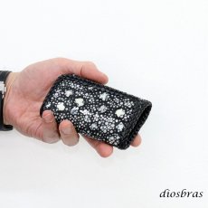 画像2: キーケース　6連　ガルーシャ　スティングレイ メンズ レディース 本革 スティングレー スター エイ革 梅花皮 かいらぎ イバラエイ  スタースティングレー バイカー 牛革 ハンドメイド 三つ折り財布 財布 レザーウォレット ウォレット バイカー ハーフウォレット (2)