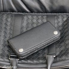 画像2: 長財布 クロス トラッカーウォレット シルバー925製 コンチョ 十字架 レザーウォレット 革財布 本革 レザー シュリンクレザー かぶせ財布 ウォレット ハンドメイド 牛革 レディース おしゃれ スリム メンズ長財布  男性 女性 メンズ財布 ファスナー カード収納 大容量 (2)