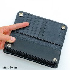 画像11: 長財布 クロス トラッカーウォレット シルバー925製 コンチョ 十字架 レザーウォレット 革財布 本革 レザー シュリンクレザー かぶせ財布 ウォレット ハンドメイド 牛革 レディース おしゃれ スリム メンズ長財布  男性 女性 メンズ財布 ファスナー カード収納 大容量 (11)