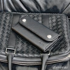 画像10: 長財布 クロス トラッカーウォレット シルバー925製 コンチョ 十字架 レザーウォレット 革財布 本革 レザー シュリンクレザー かぶせ財布 ウォレット ハンドメイド 牛革 レディース おしゃれ スリム メンズ長財布  男性 女性 メンズ財布 ファスナー カード収納 大容量 (10)