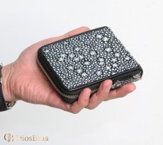 画像2: 財布 ラウンドファスナー スティングレイ メンズ レディース 本革 スティングレー スター エイ革 梅花皮 かいらぎ イバラエイ ウォレット ガルーシャ ラウンド ジッパー スタースティングレー レザーウォレット  バイカー ショート 二つ折り財布 牛革 ハンドメイド (2)