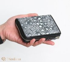 画像2: 財布 ラウンドファスナー  イバラエイ メンズ レディース 本革 スティングレイ エイ革 ハーフ ミドル ウォレット ガルーシャ ラウンド ジッパー スティングレー 財布 レザーウォレット ロングウォレット バイカー 長財布 牛革 紳士 婦人 ハンドメイド 梅花皮 かいらぎ 長財布 (2)