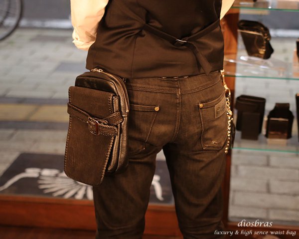 画像5: 【diosbras-ディオブラス】本革　サイドバック　シャークスキン使用 サメ革　鮫革　ウエストバック　牛革 ウォレットホルダー　サイドバック　携帯　タバコ　ケース【SS】 (5)