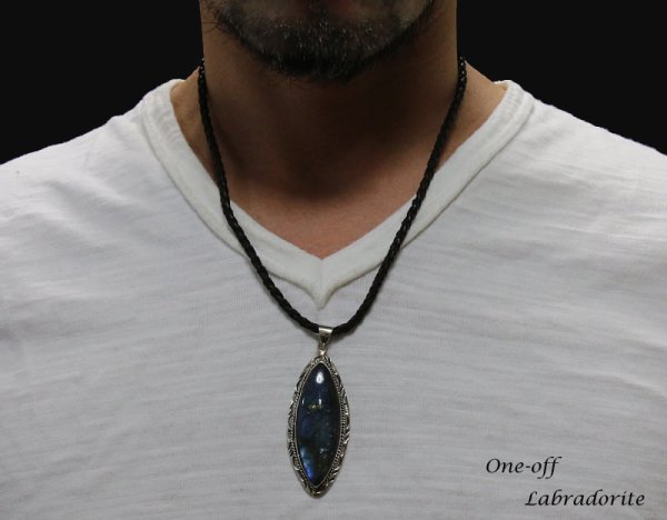 画像3: 【diosbras-ディオブラス】【送料無料】ラブラドライト|ラブラドライト ペンダント|天然石 ラブラドライトペンダント トップ|裸石|ルーズ|原石ラブラドライト 送料無料!!神秘の石!!石の底から光り輝く、最高峰の癒しの石一点物ペンダント| (3)