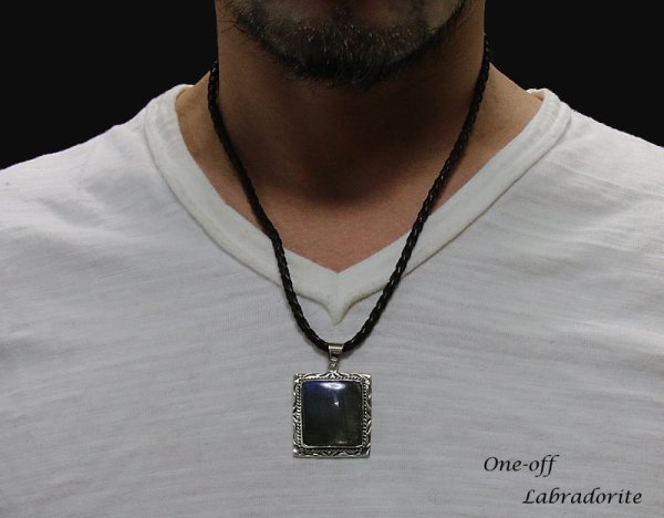 画像3: 【diosbras-ディオブラス】【送料無料】ラブラドライト|ラブラドライト ペンダント|天然石 ラブラドライトペンダント トップ|裸石|ルーズ|原石ラブラドライト 送料無料!!神秘の石!!石の底から光り輝く、最高峰の癒しの石一点物ペンダント| (3)