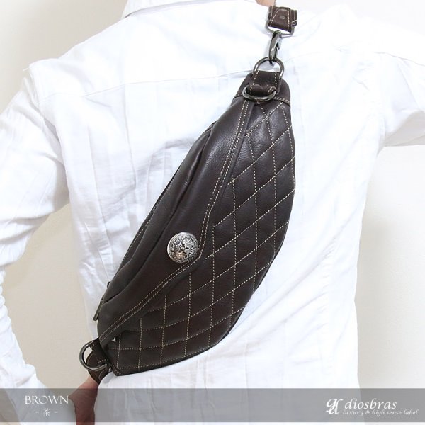 画像5: ボディバッグ 本革 ワンショルダーバッグ 革 メンズ ハンドメイド レザー | ボディーバッグ レザーバッグ ショルダーバッグ 牛革 ショルダーバック ショルダー ギフト 誕生日プレゼント バッグ ボディバック 大容量 ペットボトル ワンショルダー コンチョ (5)