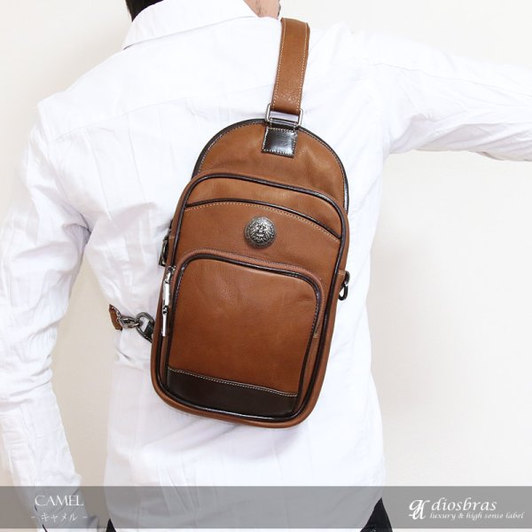 画像6: ボディバッグ 本革 ワンショルダーバッグ 革 メンズ ハンドメイド レザー | ボディーバッグ レザーバッグ ショルダーバッグ 牛革 ショルダーバック ショルダー ギフト 誕生日プレゼント バッグ ボディバック 大容量 ペットボトル ワンショルダー コンチョ (6)