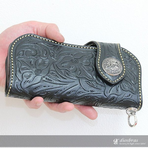 画像2: メンズ長財布 バイカーズウォレット レザーウォレット 本革 サドルレザー 全カービング メンズ長財布 大容量 長財布 レザーウォレット シルバー925コンチョ 革財布 皮財布 ロングウォレット ライダースウォレット 天然皮革 プレゼント お財布 ヌメ革 ブラック 黒 (2)