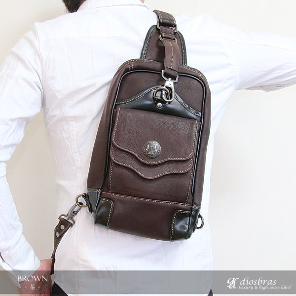 画像6: ボディバッグ 本革 ワンショルダーバッグ 革 メンズ ハンドメイド レザー | ボディーバッグ レザーバッグ ショルダーバッグ 牛革 ショルダーバック ショルダー ギフト 誕生日プレゼント バッグ ボディバック 大容量 ペットボトル ワンショルダー コンチョ (6)