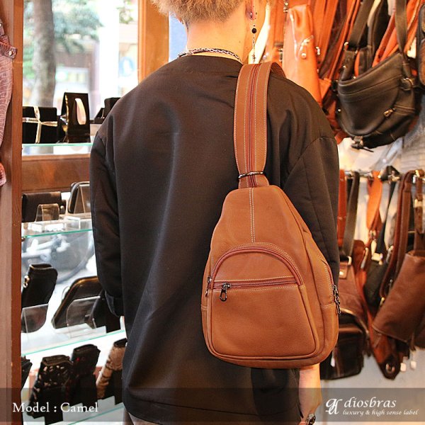 画像10: リュック リュックサック レディース リュック ボディーバック ボディーバッグ しずく型 雫型 リュック 本革 レザー メンズ シンプル おしゃれ カジュアル ブリーフケース バイク デイパック レザー 本革 男性 レディース 女性 カーフレザー 大容量 (10)