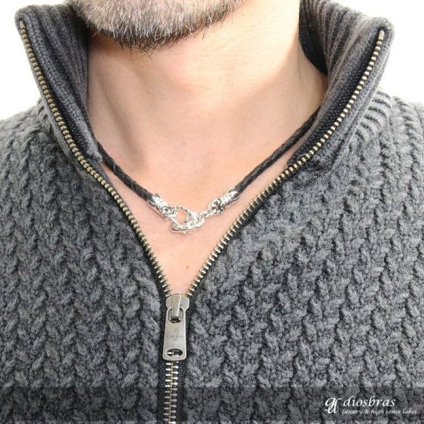 画像2: レザーネックレス シルバーネックレス 2連レザー ネックレス 4本編み フック 百合 ユリの紋章 リリー Tバー スカル 骸骨 ドクロ ボーン シルバー925製 スカル ユリ クロス 丸革紐 メンズ レディース【SA】【diosbras-ディオブラス-】 (2)