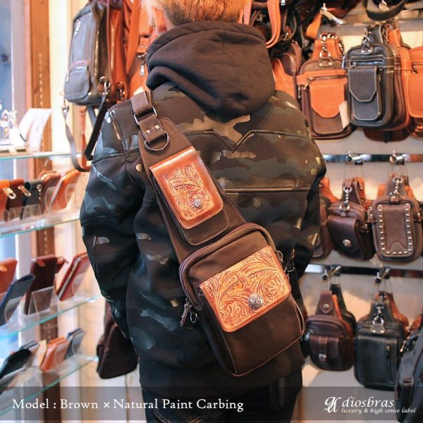 画像3: ボディバッグ 本革 ワンショルダーバッグ 革 メンズ ハンドメイド レザー | ボディーバッグ レザーバッグ ショルダーバッグ 牛革 ショルダーバック ショルダー ギフト 誕生日プレゼント バッグ ボディバック 大容量 ペットボトル ワンショルダー カービング 手彫り (3)