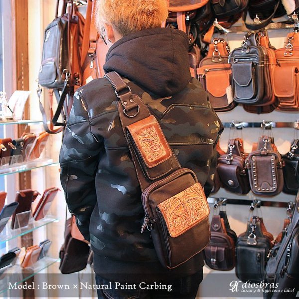 画像3: ボディバッグ 本革 ワンショルダーバッグ 革 メンズ ハンドメイド レザー | ボディーバッグ レザーバッグ ショルダーバッグ 牛革 ショルダーバック ショルダー ギフト 誕生日プレゼント バッグ ボディバック 大容量 ペットボトル ワンショルダー カービング 手彫り (3)