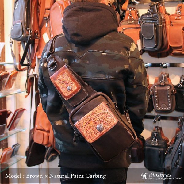 画像5: ボディバッグ 本革 ワンショルダーバッグ 革 メンズ ハンドメイド レザー | ボディーバッグ レザーバッグ ショルダーバッグ 牛革 ショルダーバック ショルダー ギフト 誕生日プレゼント バッグ ボディバック 大容量 ペットボトル ワンショルダー カービング 手彫り (5)