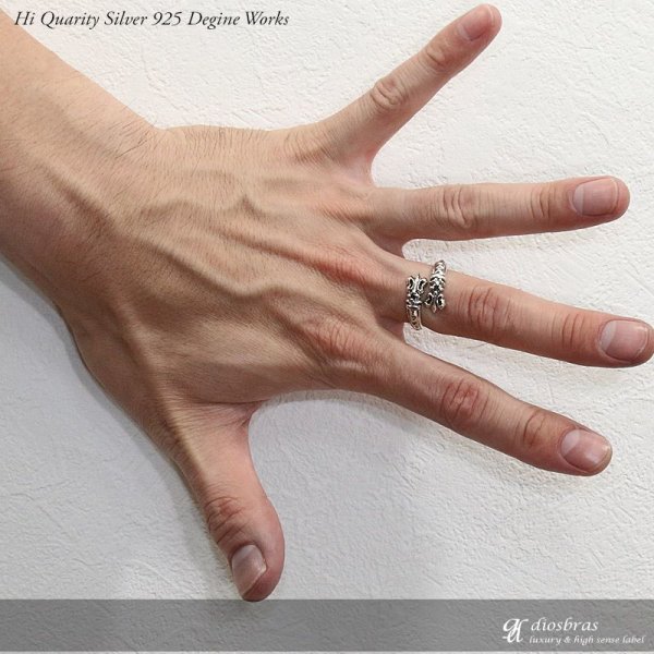 画像2: 【シルバーリング】【ユリ紋章リング】【シルバーアクセサリー】ユリ リリー 百合 スカル ボーンハンド ドクロ スカルリング シルバーアクセサリー メンズ シルバーリング 指輪 シルバー925 メンズアクセサリー フリーサイズ【メール便なら全国送料無料】 (2)