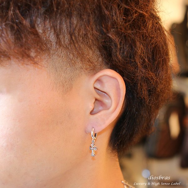 画像2: 本物シルバー925◇ クロス 十字架 フープ リングピアス ドロップピアス◇片方ピアス メンズ レディース  多角カッティング リングデザイン シルバー925 フープピアス 極小クロス (2)