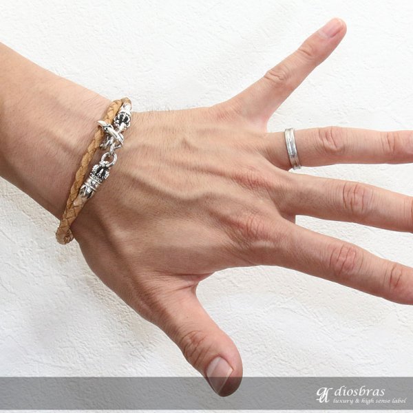 画像5: レザーブレスレット シルバーブレスレット クラウン 王冠 2連レザーブレスレット4本編み フック 百合 ユリの紋章 リリー Tバー スカル ドクロ ボーン シルバー925製 スカル クロス 丸革紐 メンズ レディース【SA】【diosbras-ディオブラス-】【小】 (5)