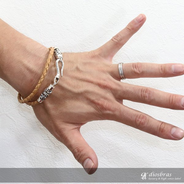 画像2: レザーブレスレット シルバーブレスレットアラベスク 唐草 2連レザーブレスレット4本編み フック 百合 ユリの紋章 リリー Tバー スカル ドクロ ボーン シルバー925製 スカル ユリ クロス メンズ レディース【SA】【diosbras-ディオブラス-】 (2)