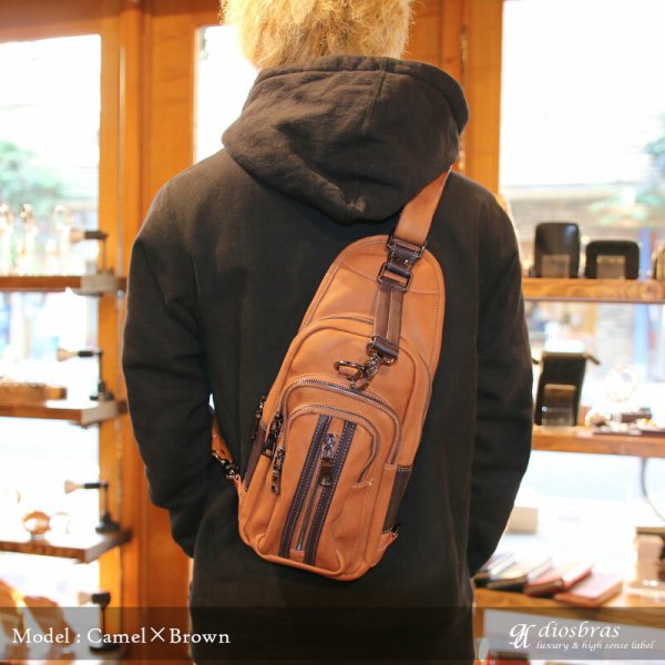 画像7: ボディバッグ 本革 ワンショルダーバッグ 革 メンズ ハンドメイド レザー | ボディーバッグ レザーバッグ ショルダーバッグ 牛革 ショルダーバック ショルダー ギフト　誕生日プレゼント バッグ ボディバック 大容量 ペットボトル ワンショルダー コンチョ (7)