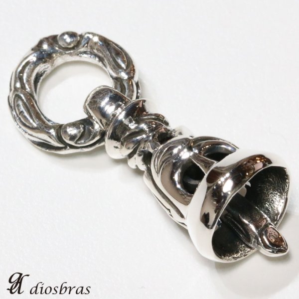 画像2: アラベスク　シルバー925 鈴　ベル　バイカーベル ペンダント クロス　十字架　ガーディアンベル ゴシック  [ メンズ | シルバーネックレス | シルバーアクセ | ペンダントトップ | ハード クロス　十字架 (2)